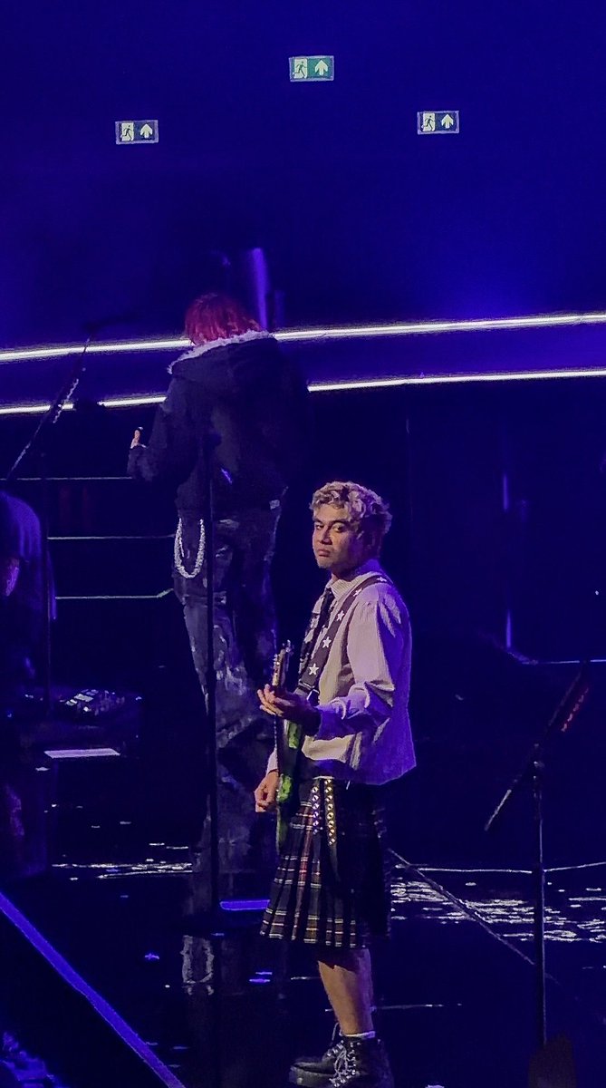 ginapercival97's tweet photo. Michael was the only one last night who didn’t either side eye me, or I didn’t catch in the middle of some sort of breakdown - this band hates me https://t.co/w1FxGcbvSz