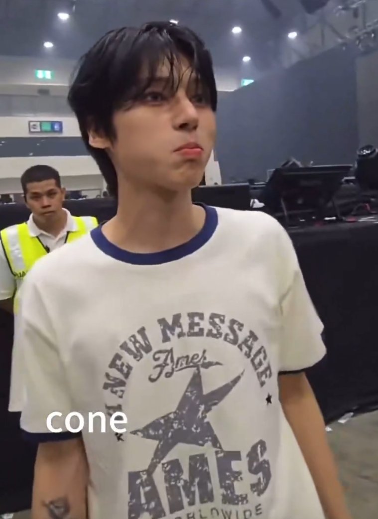 wy's left armpit tweet media