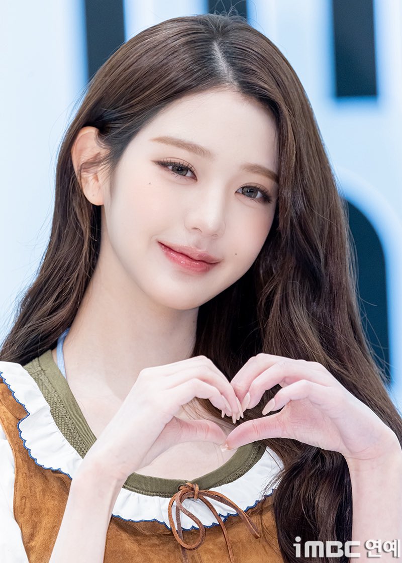 IVE BASE tweet media