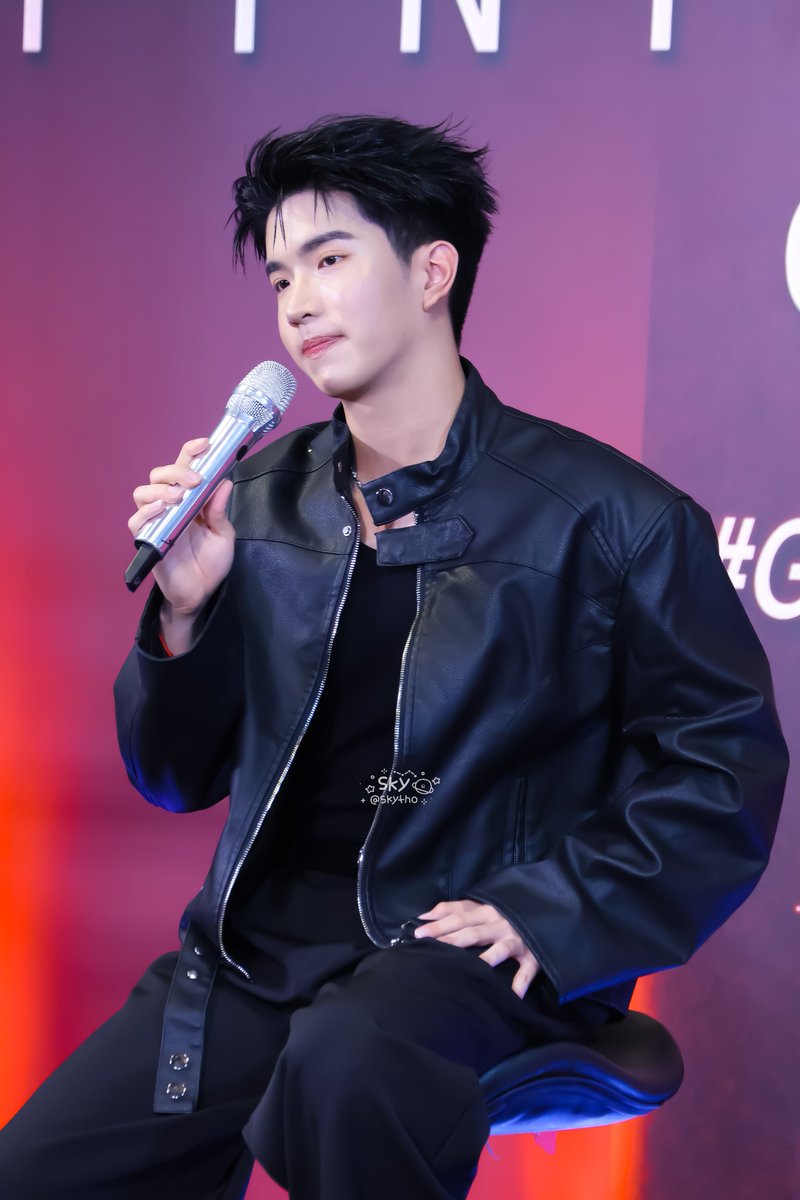 𝙎𝙠𝙮.ᵕ̈ 🌌 ft. รอซื้อของแบรนด์รอน tweet media