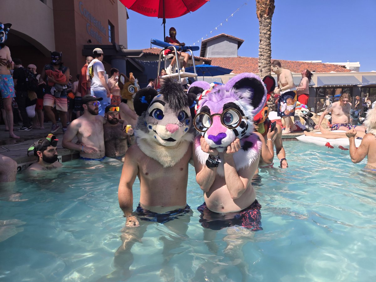 spongeyperson's tweet image. Had some fun earlier in the pool, hehe 🤭 #LVFC