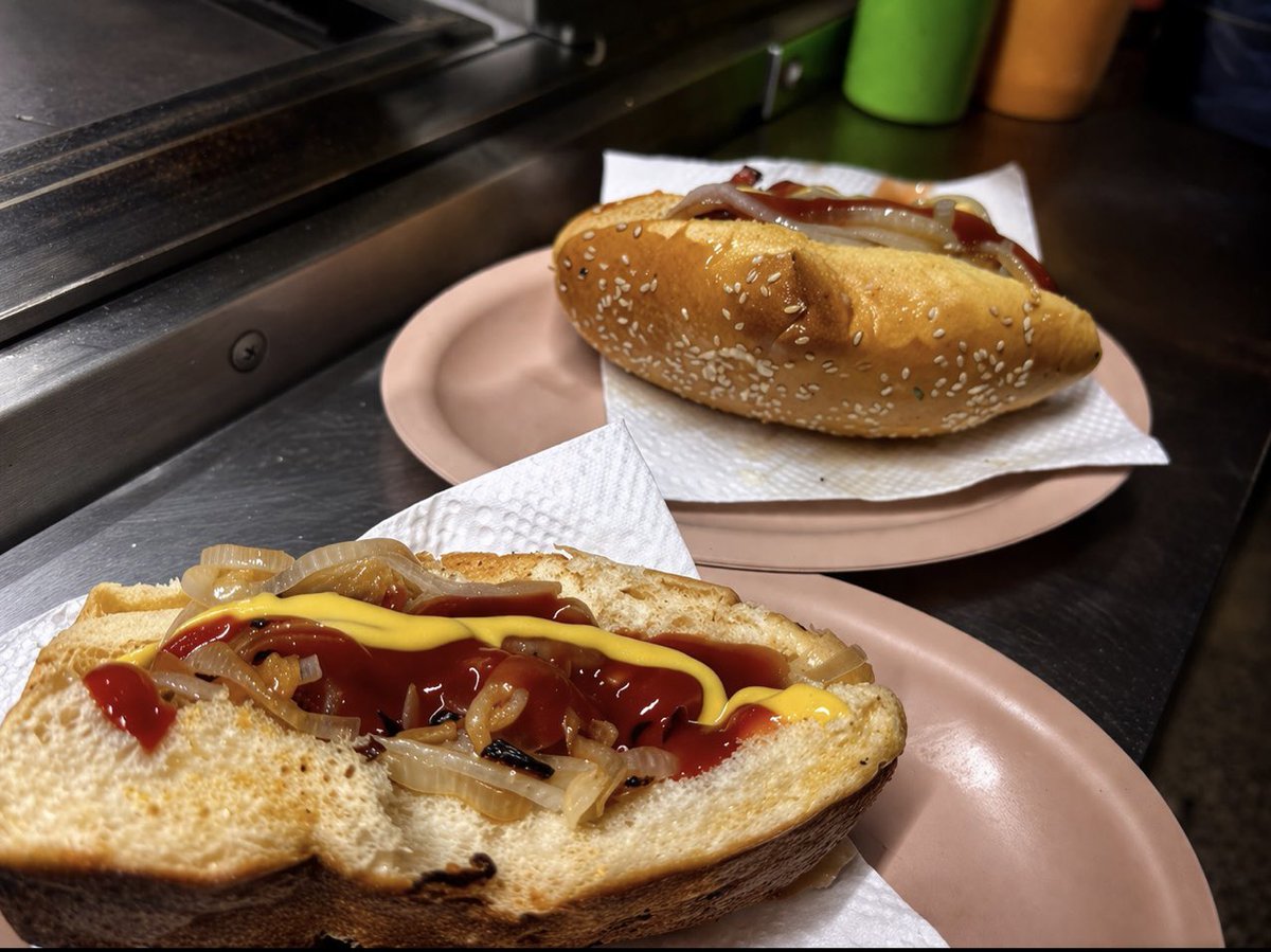 𝓡𝓸𝓫𝓲𝓷 tweet media