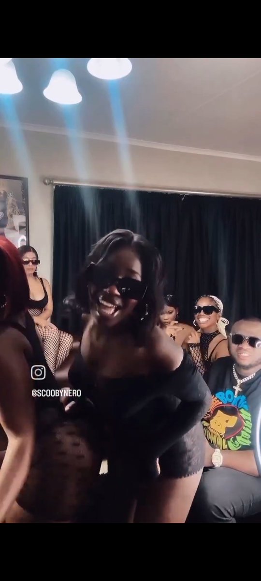 Laurence tweet media