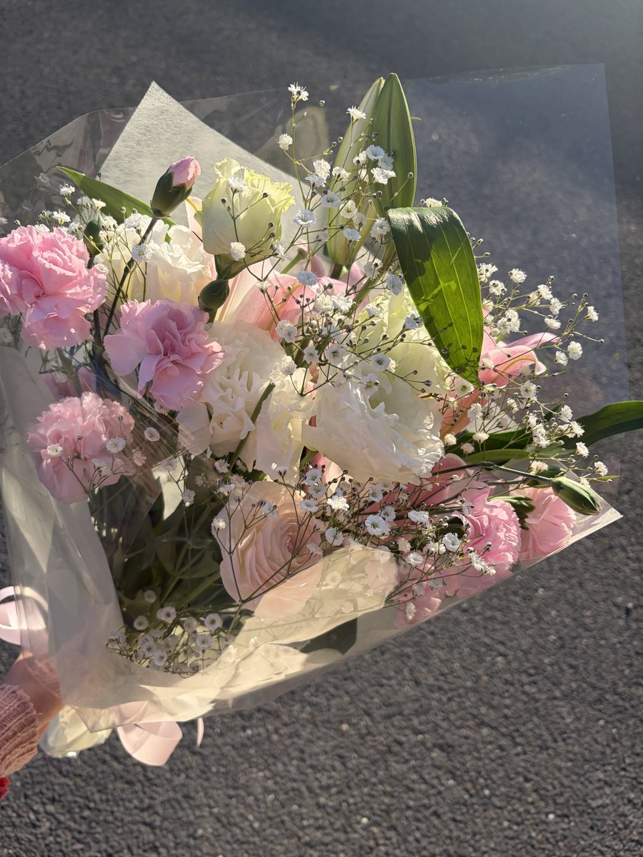 23歳になりました…！
そしてブランドのロゴ生まれました🐑💐
instagram.com/p/DWwRX-wCewN/…