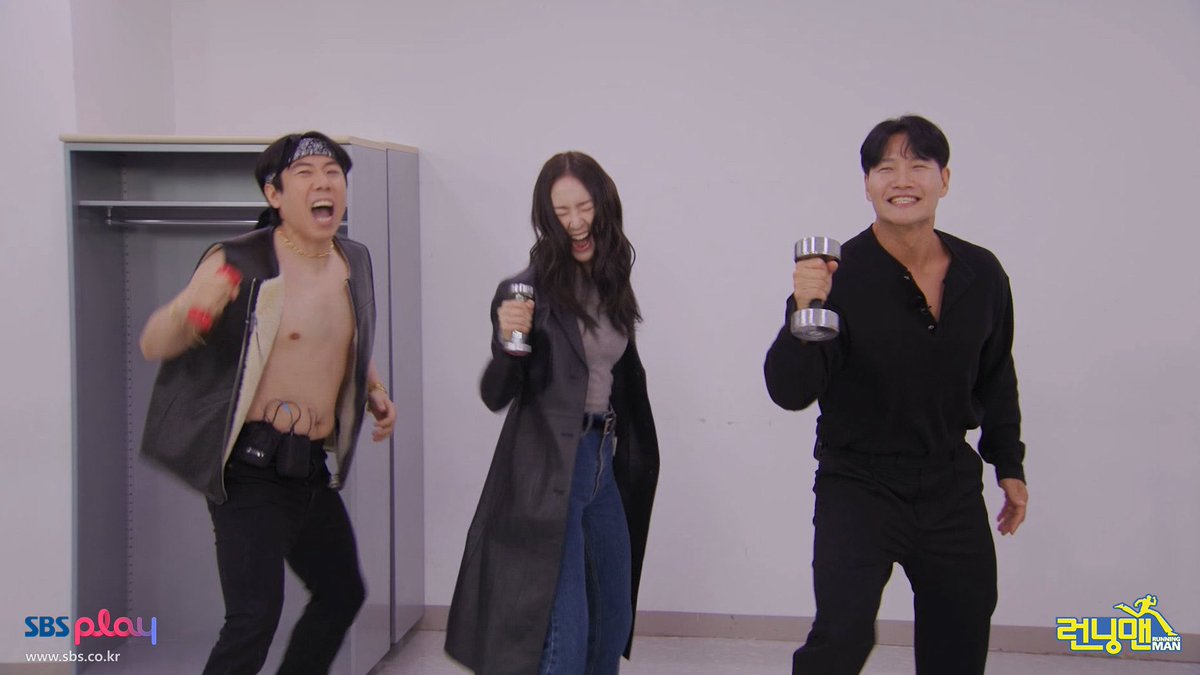 𝙨𝙤𝙡𝙞𝙩𝙖𝙧𝙮 𝙗𝙮 𝙠𝙧𝙮𝙨𝙩𝙖𝙡 tweet media