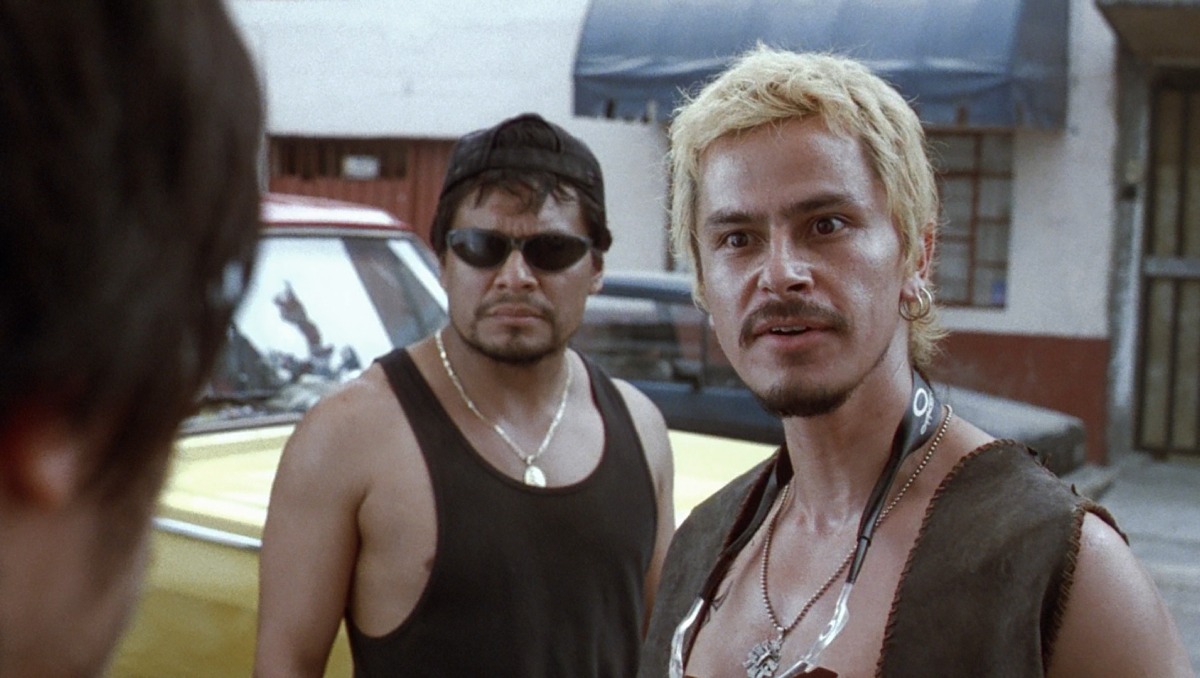 Holograma del Chivo tweet media