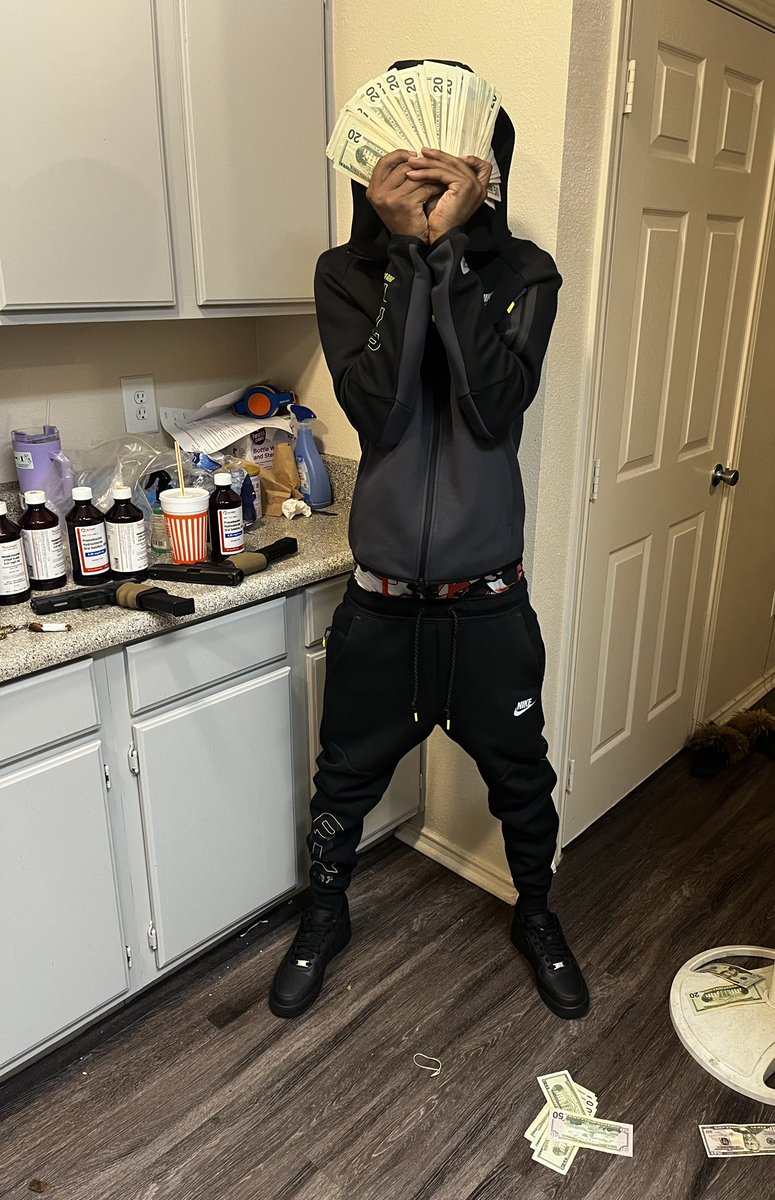 Ben4oe's tweet image. Out that window 🌪️ #dallas #fypシ゚