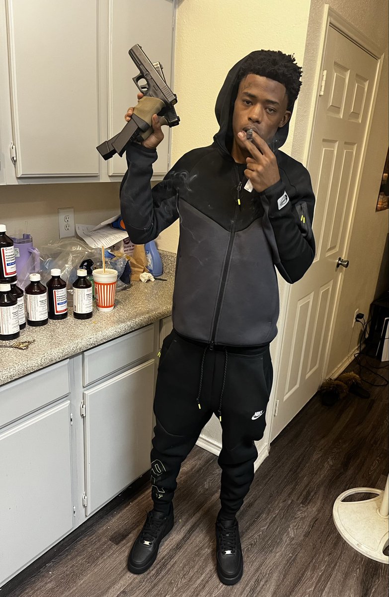 Ben4oe's tweet image. Out that window 🌪️ #dallas #fypシ゚