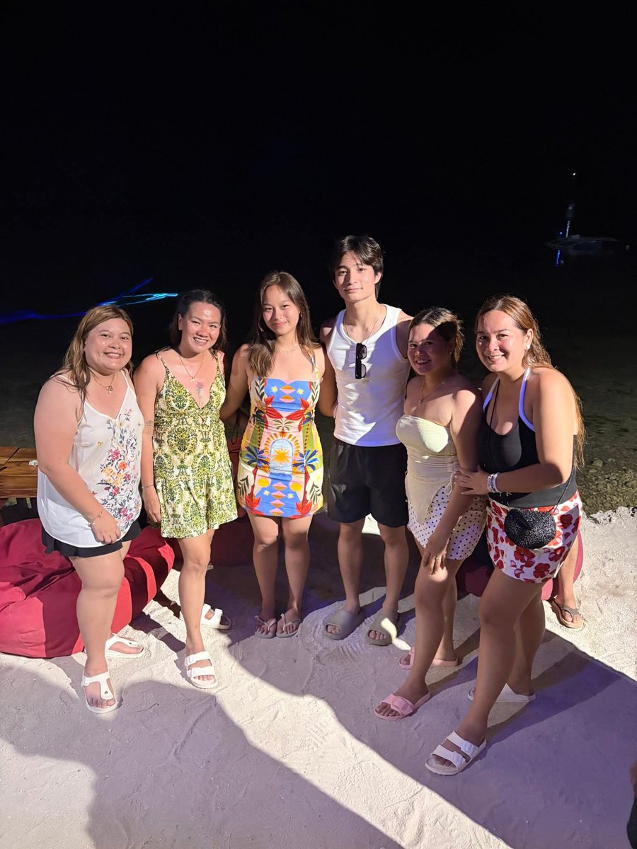 ___youroblush's tweet photo. another lelquin sightings from the locals/tourists in siquijor last night 🥹

credits: ate christea

#lelquin https://t.co/CmprhlB2jz