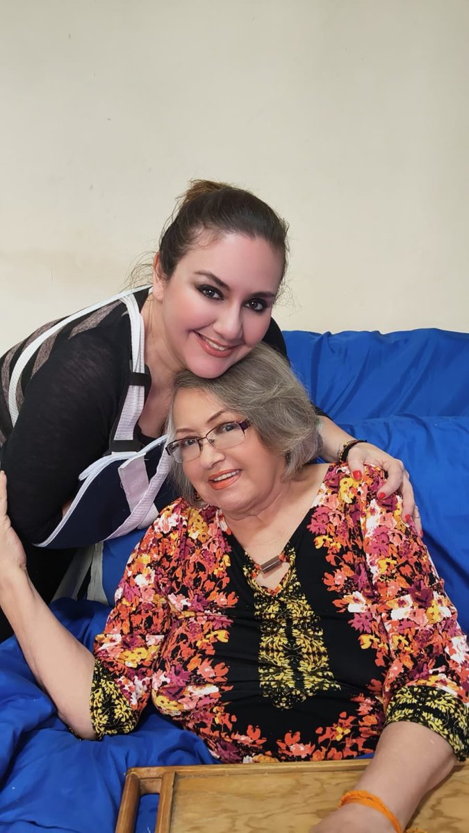 Gracias a todos los que se tomaron un tiempo para felicitarme en mi cumple, la pasé muy feliz con mi hija, nieto, hermana de EU y amigas! 🙏🏻🥰🎉🙏🏻🥰🎉
