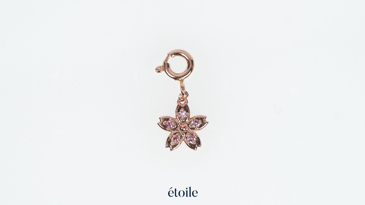 etoilestellar's tweet photo. 🌸벚꽃 미니 펜던트🌸

• 14k(옐로우골드/로즈골드/화이트골드 선택 가능)
• 고리 제외 약 9mm
• 랩 다이아몬드(화이트/핑크)

420,000₩

구입 문의는 오픈카톡 또는 DM💌 https://t.co/Wm830cow75
