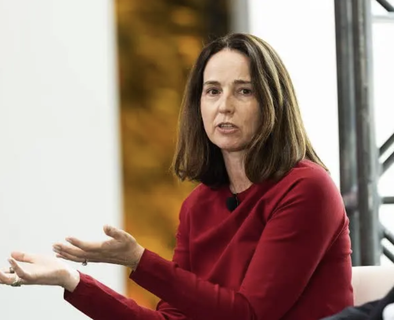 cryptodotnews's tweet photo. JUST IN: OpenAI CFO Sarah Friar pushes back on Sam Altman, says IPO is at risk due to high spending https://t.co/GxJZZdXcuI