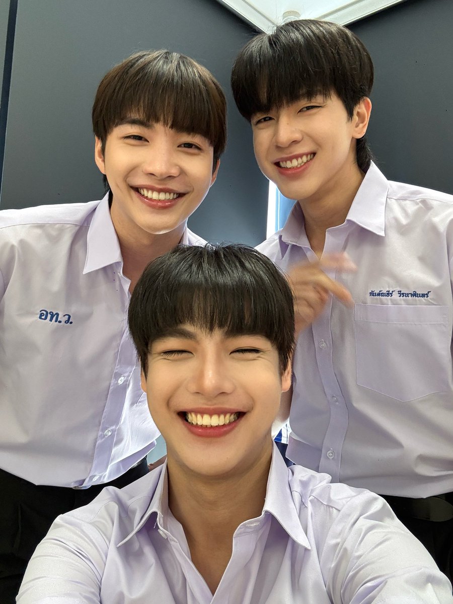 ครอบครัวสุขสรรค์รึเปล่านะอันนี้ <a href="/SaranPie/">ไทป์แกเป็นไงนี่ไทเกอร์</a> <a href="/earth_np_/">EARTH🪐</a> 

#LatelyItsWinterSeason