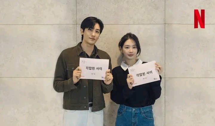 osinach394's tweet photo. Netflix has officially confirms the production of new rom-com drama “#FallinLove” starring #ParkHyungSik and #ParkGyuYoung!

#GrumpyRomance https://t.co/D9p0fuDkke