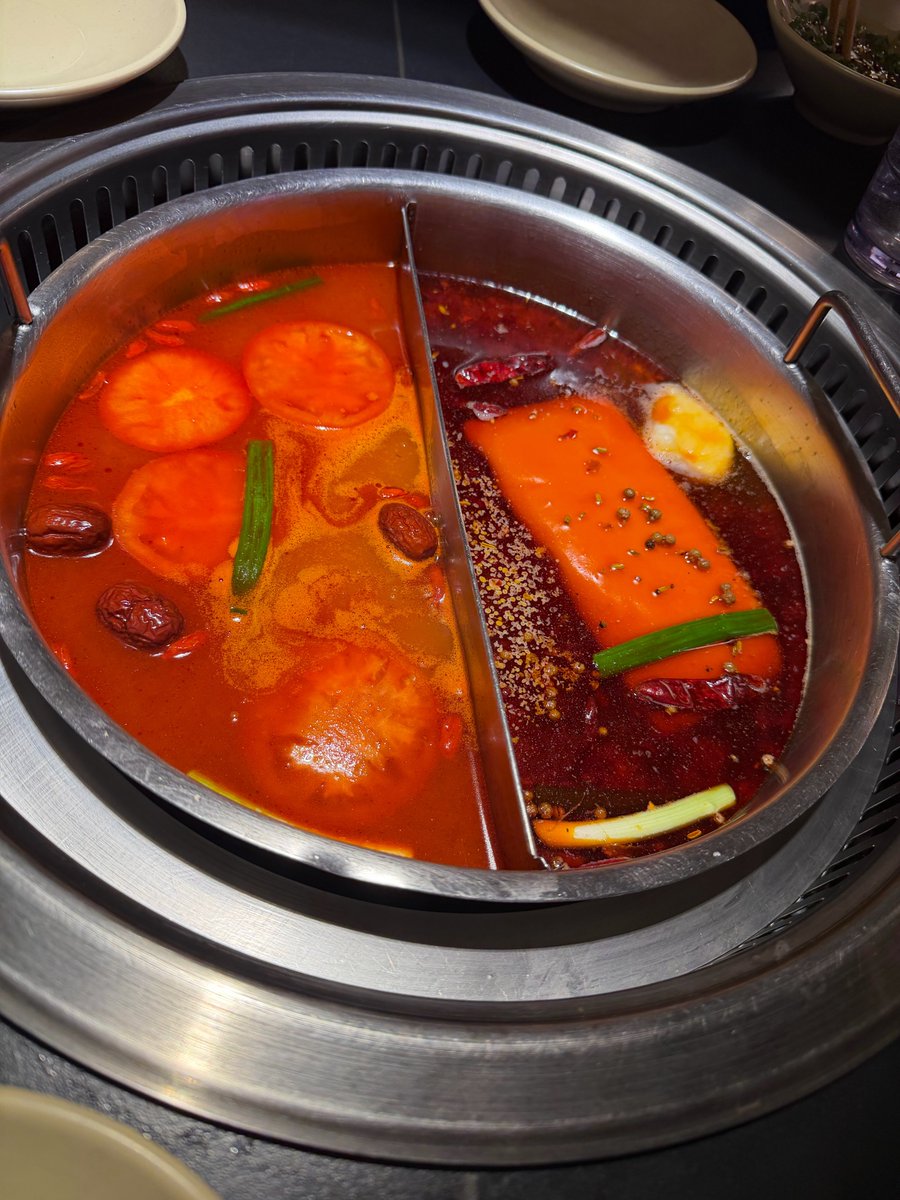 godmitzu's tweet photo. NaMiSaMoTzu were seen in Boston Quincy Market together today, and Momo said NaMoSaTzu had hot pot together recently (but probably a different day) https://t.co/sZg0stbKwV