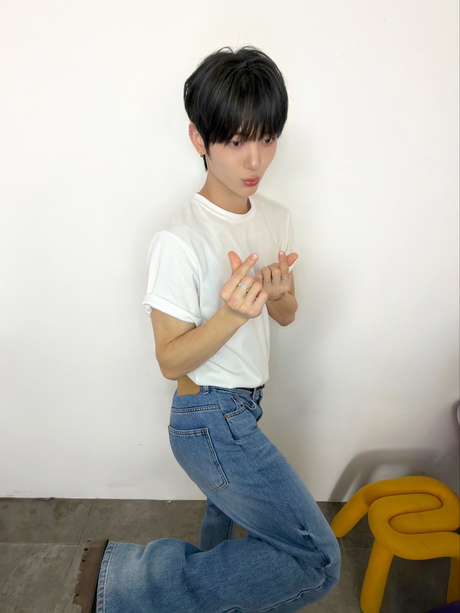 NOWZ·나우즈 tweet media