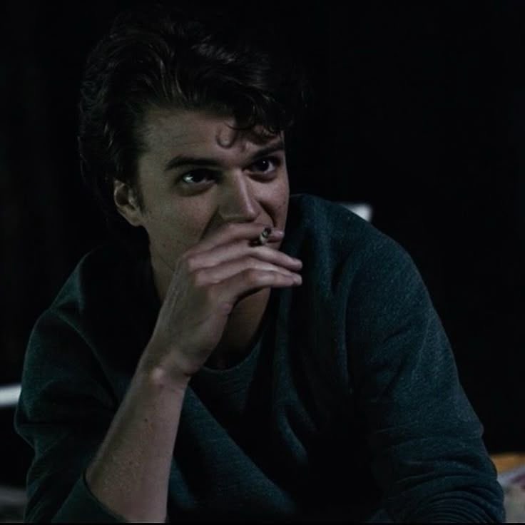 loverthings86's tweet photo. They should have kept Steve a smoker Eddie and Steve should have shared a cigarette before the battle

They should have been hiding from everyone because Steve didn’t want the kids to know he smoked 

And then they should have kissed… IM JUST SAYING https://t.co/MItOUOL4wP