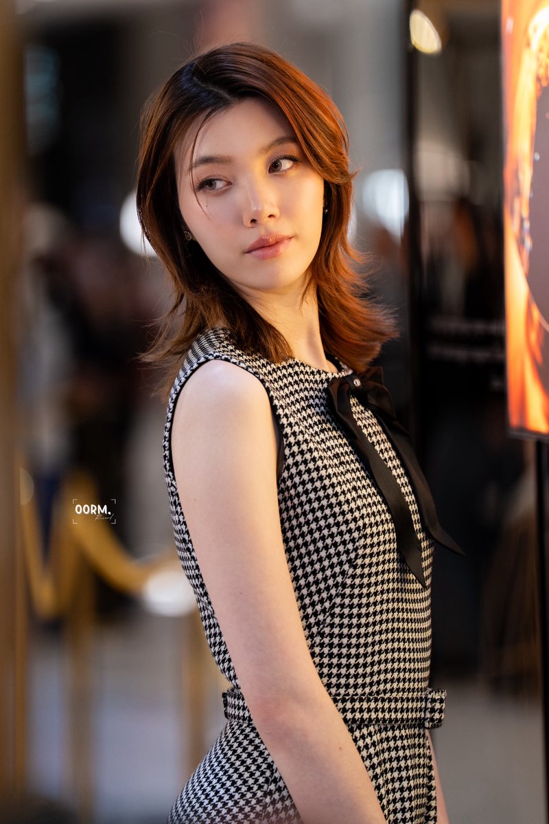 00rm.record tweet media