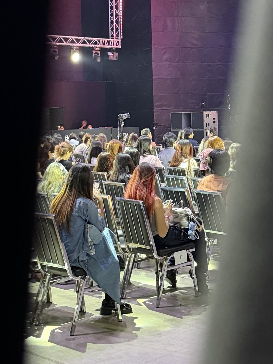 ppheeradon tweet media