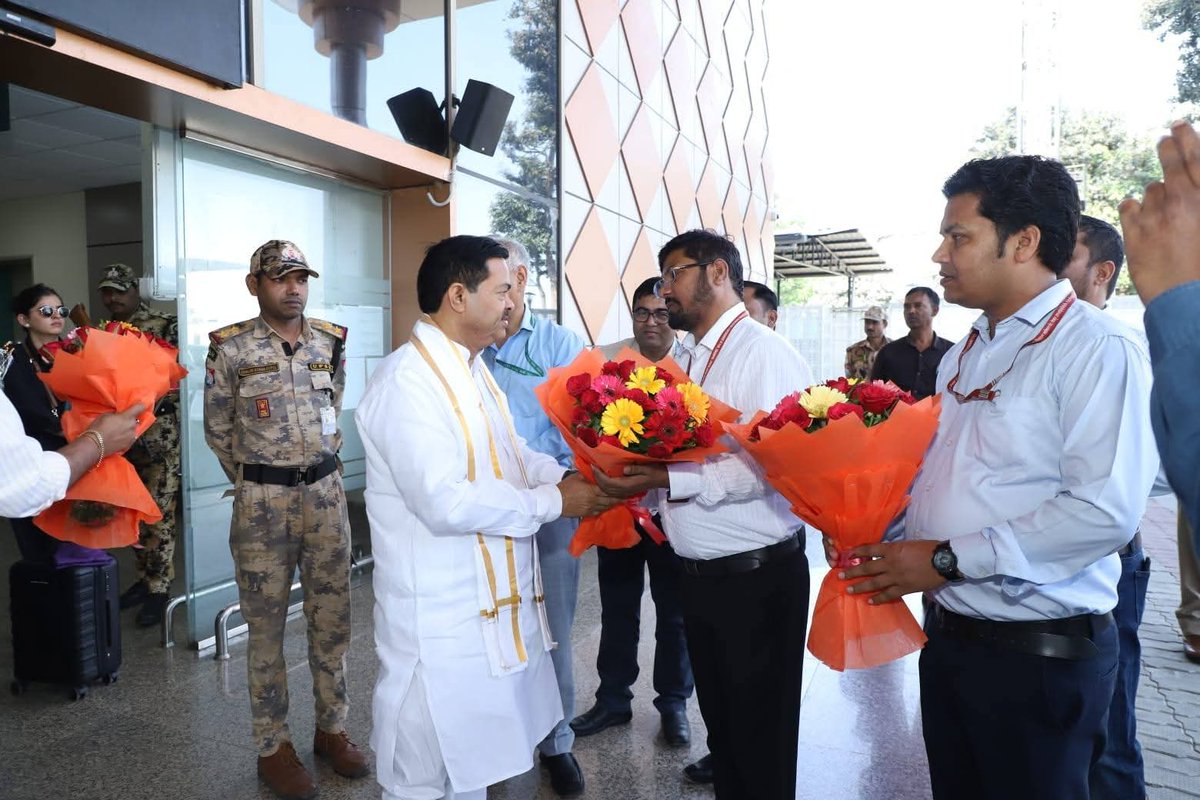 blvermaup's tweet image. गोरखपुर एयरपोर्ट पहुंचने पर आत्मीय स्वागत हुआ।

भारतीय खाद्य निगम, केंद्रीय भंडारण निगम और एलिम्को के अधिकारी उपस्थित रहे।
#ALIMCO #CWC #fci