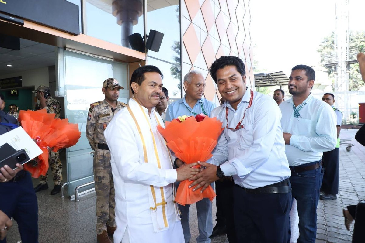 blvermaup's tweet image. गोरखपुर एयरपोर्ट पहुंचने पर आत्मीय स्वागत हुआ।

भारतीय खाद्य निगम, केंद्रीय भंडारण निगम और एलिम्को के अधिकारी उपस्थित रहे।
#ALIMCO #CWC #fci