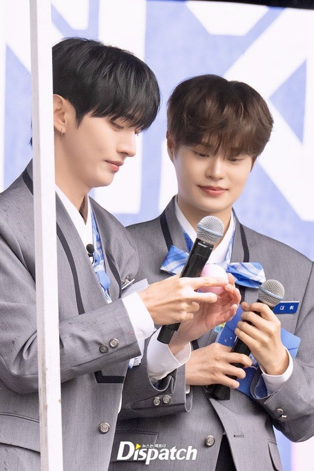 월아 tweet media