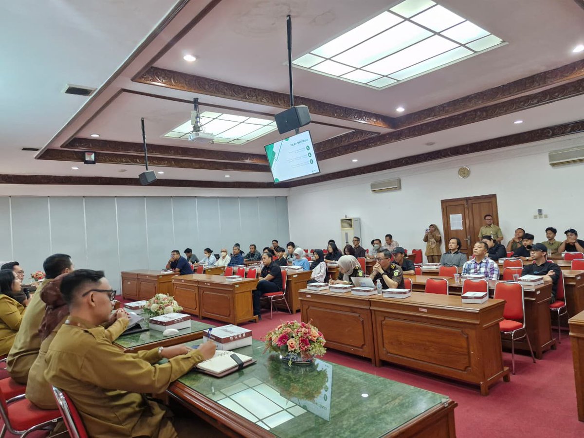 bpkpadbantul's tweet photo. SINERGI PEMUNGUTAN PAJAK DAERAH 

BPKPAD Bantul bekerjasama dengan Kejaksaan Negeri Bantul dalam rangka membentuk sinergi pemungutan pajak daerah dengan pelaku usaha Kafe di Kabupaten Bantul. Tujuan dari pertemuan ini untuk memberikan pemahaman yang sama terkait pajak daerah https://t.co/DcoBK70fJr