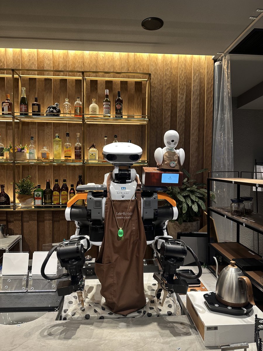 YAMA414's tweet photo. 逆転人生でお世話になった吉藤さんのOriHimeが働く分身ロボットカフェに初めて来た！
これは、本当に面白い！
まやちゃんさん、ありがとう！
あっという間に時間が過ぎた！
楽しかった！ https://t.co/78YY5GTR09
