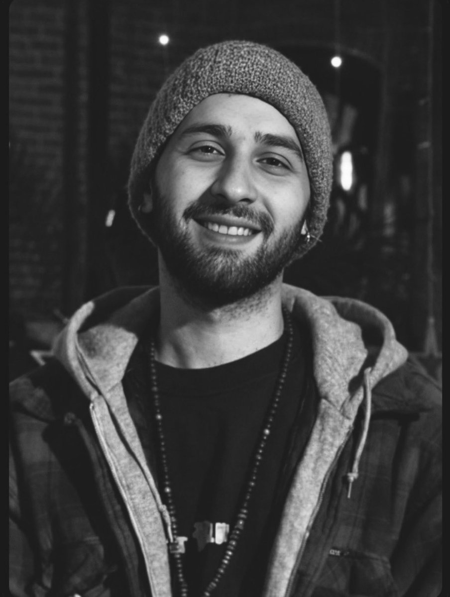 پلنگ صورتی tweet media