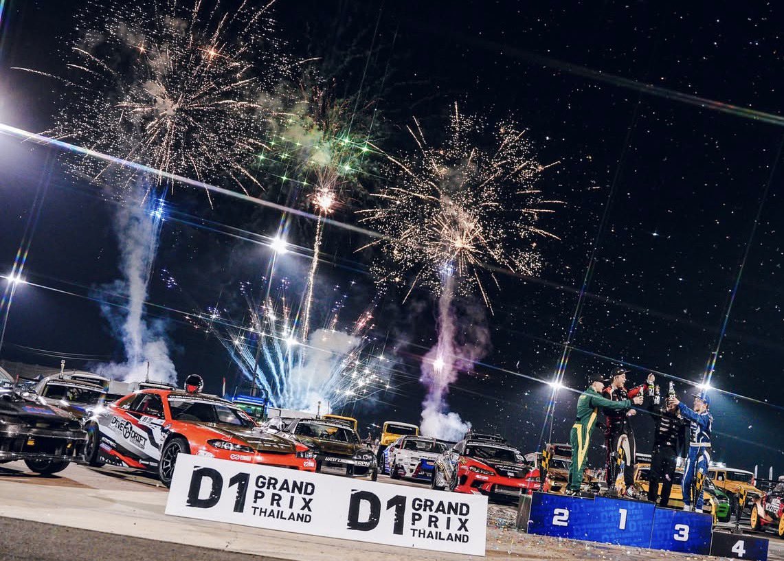 Ueno_Takahiro's tweet image. D1 THAILAND
無事終了‼️

日本とはまた一味違う作り込み！

エントラントやチームも

そして映像、演出、全てにおいてこだわりと、更にイベントを良くしようとしているのが伝わってくる素晴らしい大会です👍

いろんなドラマがうまれます。

次戦も楽しみだ😊

#d1
#drift
#d1THAILAND