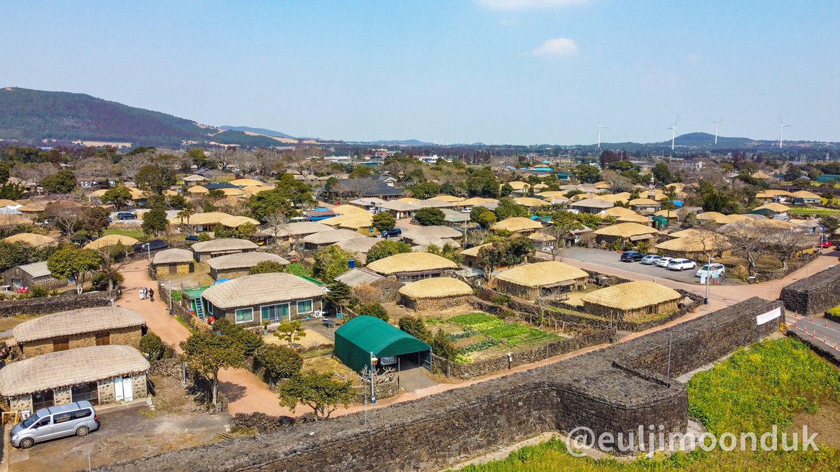 아파서 연차 내고 계속 자다가 좀전에 깨서 정신 차리는 중.

굿모닝은 한참 지나서 좋은 하루 ㅋ

아프니까 청춘이 아니라 저는 환자입니다.