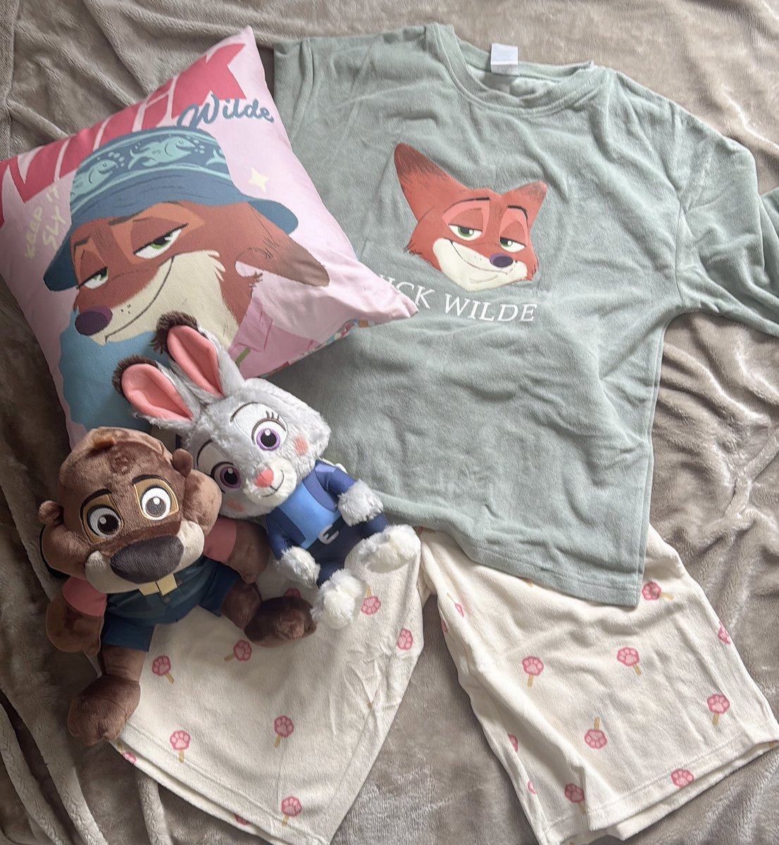 石田亜沙己 tweet media