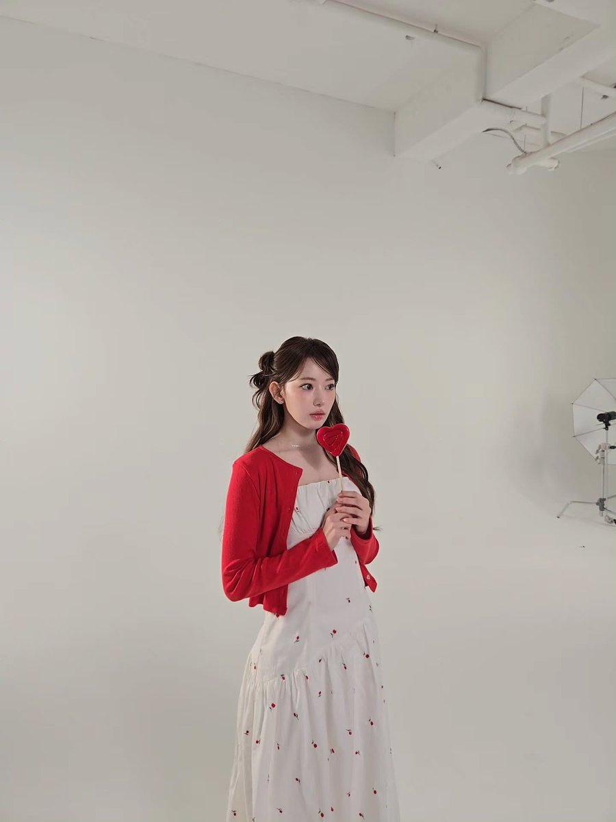 le sserafim pics tweet media