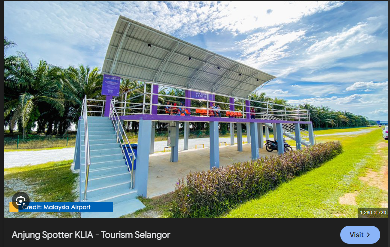 Zenoverse404's tweet photo. @ConfessionLocal untuk ore2 kelantan walaun2 yg tak tahu. nah boleh check kat google je, tempat ni kat anjung spotter memang tempat santai2 tgk flight, saip ada parking moto lagi kat bawah tu..jgn la jadi katak bawah tempurung..benak sangat jakun nyer tu https://t.co/e9Mmm7aHxs