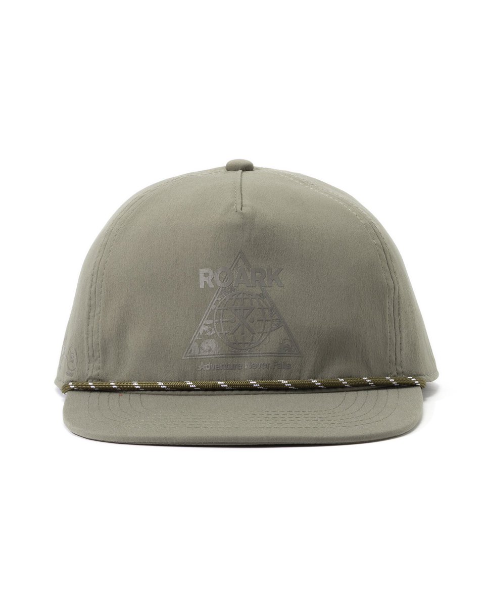 thedaysupplyinc's tweet photo. ROARK | "TRIANGULAR" 5PANEL CAP - MID

Adventure Never Fails" 世界中を旅するROARKを象徴するフレーズを表現した、アイコニックなロゴが印象的な5パネルキャップ。コットンナイロン生地を採用、アジャスターはグログランベルト仕様。
内側スウェットバンドには接触冷感機能のCOOLMAX®を採用。 https://t.co/3R4lGSq6D7