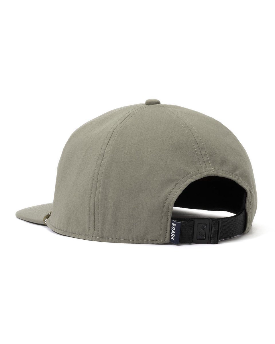 thedaysupplyinc's tweet photo. ROARK | "TRIANGULAR" 5PANEL CAP - MID

Adventure Never Fails" 世界中を旅するROARKを象徴するフレーズを表現した、アイコニックなロゴが印象的な5パネルキャップ。コットンナイロン生地を採用、アジャスターはグログランベルト仕様。
内側スウェットバンドには接触冷感機能のCOOLMAX®を採用。 https://t.co/3R4lGSq6D7
