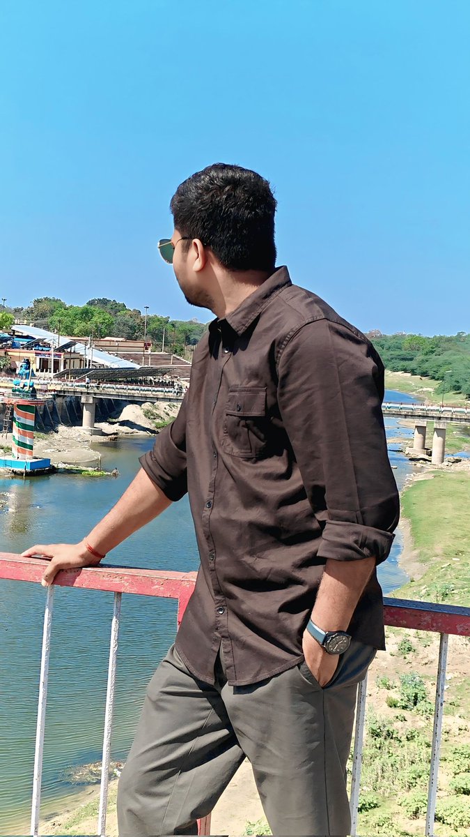 जब जीवन की राह कठिन लगे भक्ति मार्ग चुनिए

जहां शांति भी है और प्रत्येक समस्या का समाधान भी..!!
#महादेव 🚩🕉