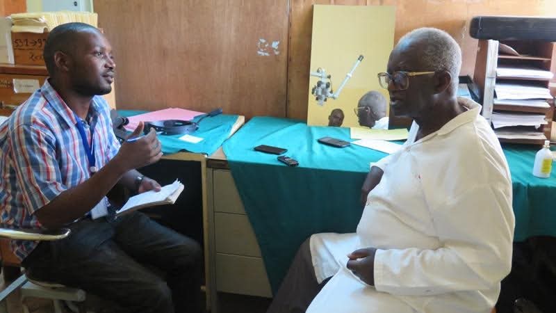 Dr. Venant Ntabomvura yizihije isabukuru y'imyaka 100.
Ni we mfura ya Kaminuza y'u Rwanda.
Tuganira yambwiye ko ikintu cya mbere kimushimisha ari ukubona uwo yavuye, yigishije cg yafashije yarateye imbere.