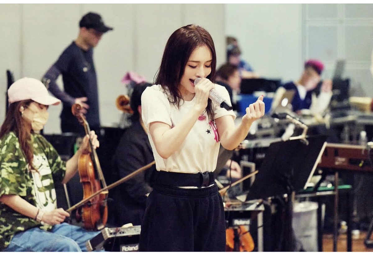naonaova's tweet photo. 4/8！！とうとう明後日です！！
今年もA-Strings🎻カルテットでサポートさせて頂きます！！
ayuさんのInstagram おまささんのお写真より✨

宜しくお願いいたします！！🩷

 #ayumihamasaki
 #浜崎あゆみ  #astrings
 #masayukikamo

https://t.co/F34wX0OzgH https://t.co/jLA967ctf8