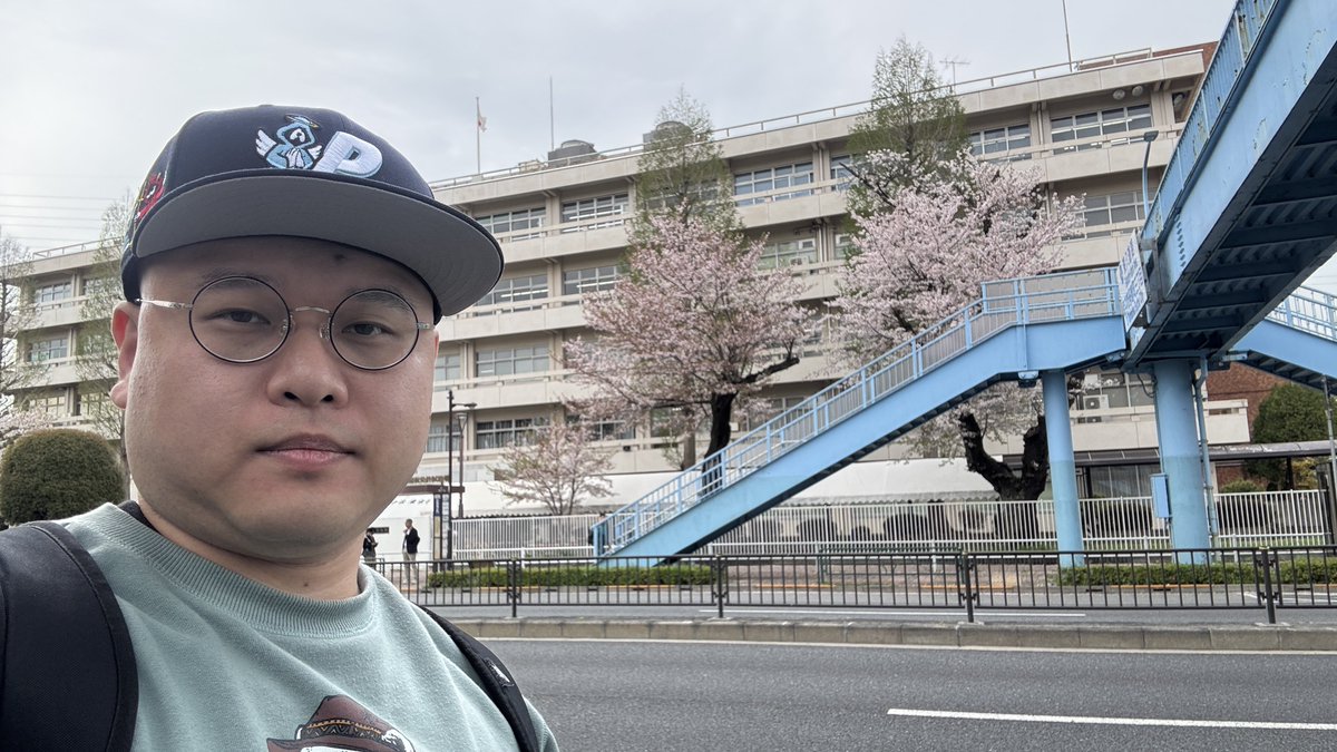 本免許学科試験終わりました！
帰って結果発表配信します！
ちょっと時間かかりそうなので17時くらいかな！みんな来てね🍾🎉🥳🎊🎁🎈