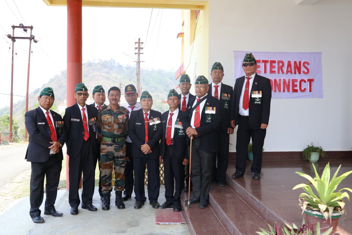 𝗖𝗼𝗻𝗻𝗲𝗰𝘁𝗶𝗻𝗴 𝘄𝗶𝘁𝗵 𝗢𝘂𝗿 𝗩𝗲𝘁𝗲𝗿𝗮𝗻𝘀

#AssamRifles under #SpearCorps organised an interaction with Ex-Servicemen at Zokhawsang, #Mizoram, fostering connect and addressing their concerns.

#AssamRifles ने #SpearCorps के अंतर्गत Zokhawsang, #Mizoram में पूर्व