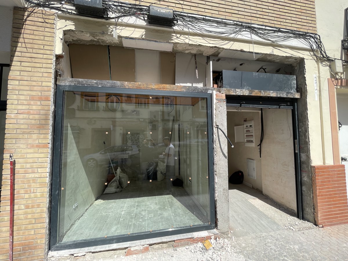 claveproyectos's tweet photo. Reforma clínica podología, fase de carpinterías exteriores #reformaclínica #obras #arquitectura #claveproyectos #arquitecturasevilla https://t.co/X2E0cFc7xx