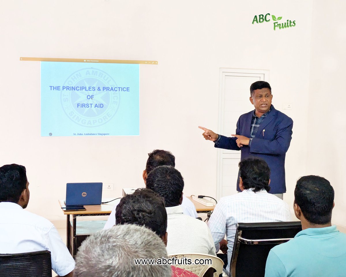 ABC_Fruits's tweet image. 🚑 First Aid Training at ABC Fruits

We equipped our team with essential life-saving skills through hands-on first aid training, CPR awareness, and emergency response practices.

#EmployeeSafety #FirstAidTraining #WorkplaceWellness #SafetyFirst