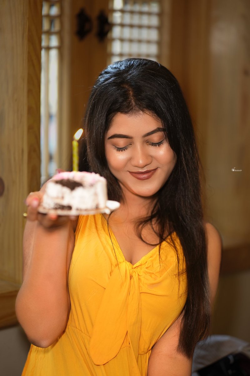NandaDevi194's tweet photo. Happy Birthday to me

#happybirthday #BirthdayMood #Photoshoot https://t.co/dsDNa09hRP