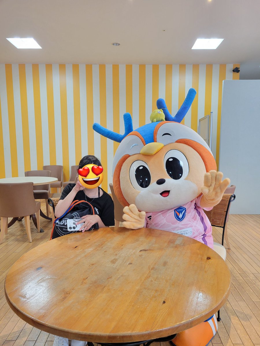 ヴィヴィ君に遭遇✨✨
写真、SNSもOKいただきました😊
春休みの思い出にって来たハウステンボスで会えるなんて💕💕
#ハウステンボス
#vvaren