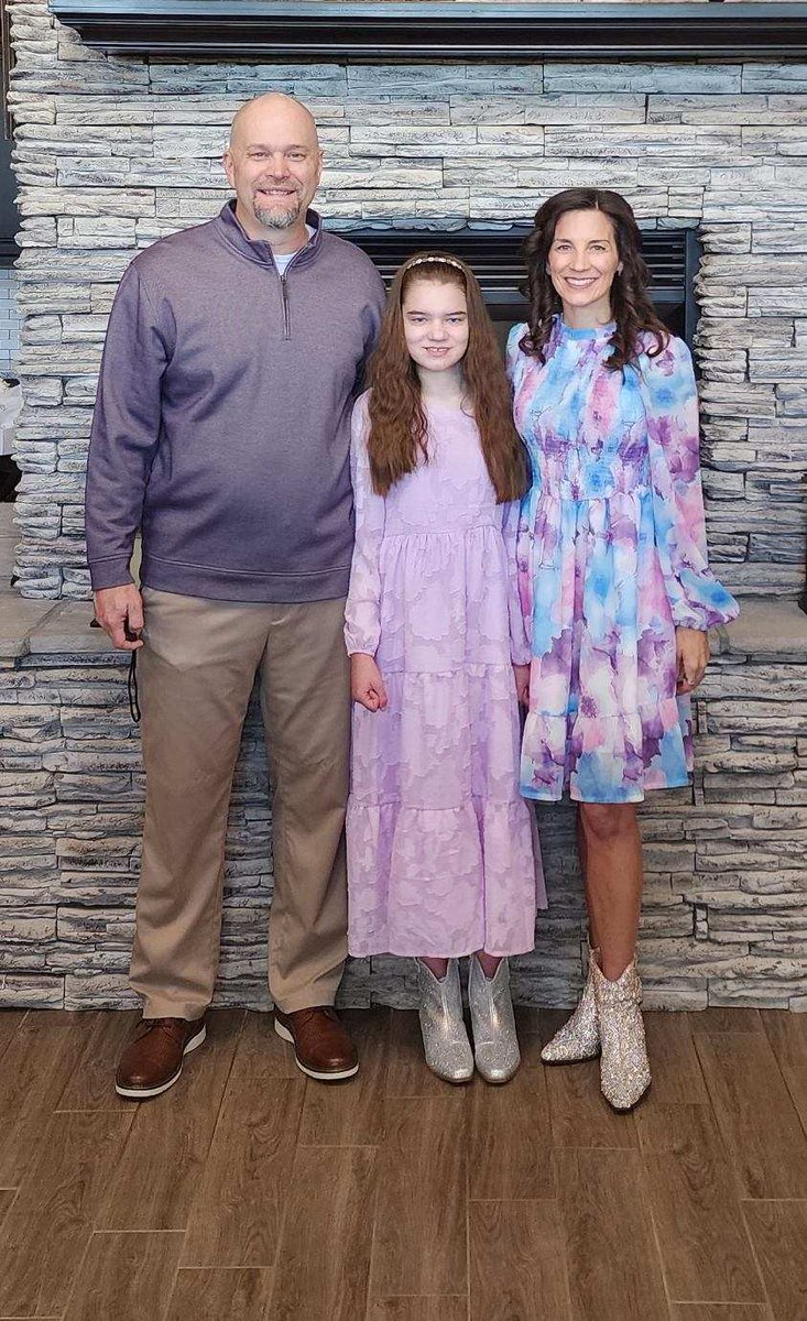MrsCoachLane's tweet photo. He has risen! ✝️🌅
This Easter, my heart is overflowing with gratitude and thankfulness. Because of His sacrifice, we have hope. Because of His love, we have grace. Because He lives, we are never alone. #Grateful 💜💜💜 https://t.co/B2OMGpiSo9