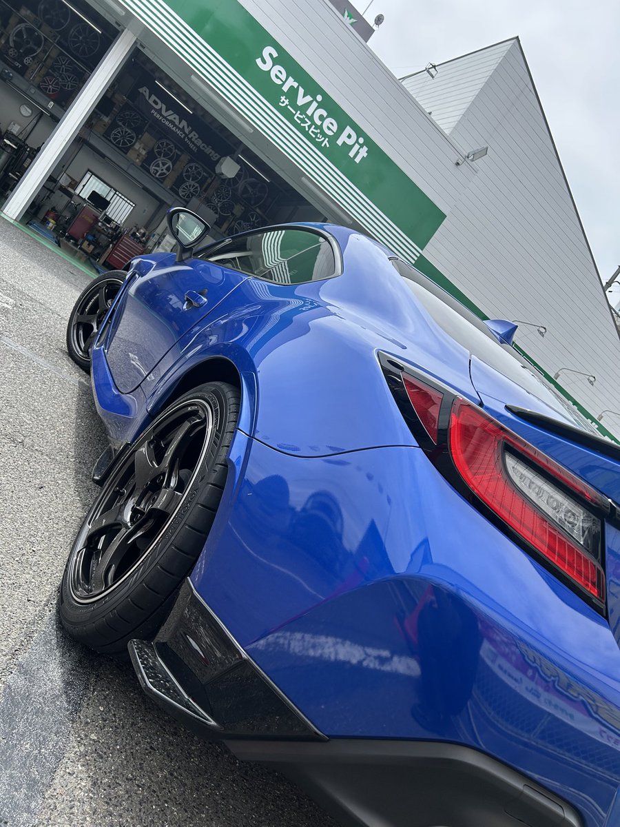tgsakai9491's tweet photo. BRZのお客様です!
【ホイール】
ADVAN TC4
(18 8J +47)
Black Gun Metallic & Ring
【タイヤ】
ADVAN Sports V107
の取付が完了しました!
この度はお買い上げありがとうございます
#タイヤガーデン
#yokohamawheel #advantc4
#advanracing #BRZ https://t.co/e8qqwuWdAN