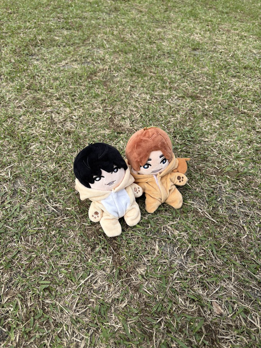 ho_m618's tweet photo. エコパが大自然すぎて
最高だったー🌳
可愛すぎるほくじゅり🖤💙 https://t.co/xUAEiXlyMD