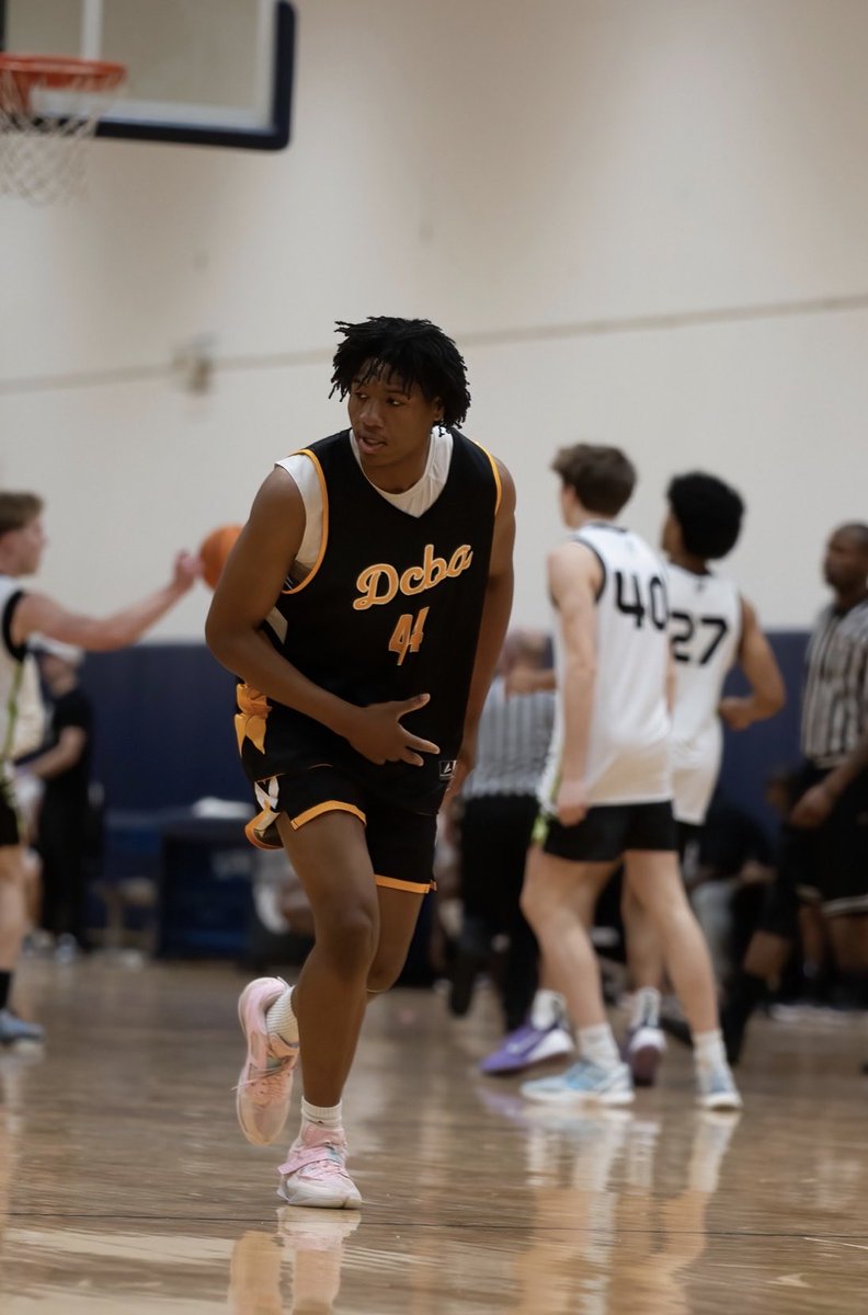 AcademyDubuque's tweet photo. DCBA 17u x RecruitLook Chicago Showcase 🏙️ 

4-0 weekend 

📸 @tmb8100050812 https://t.co/H8MHJ3uFaG
