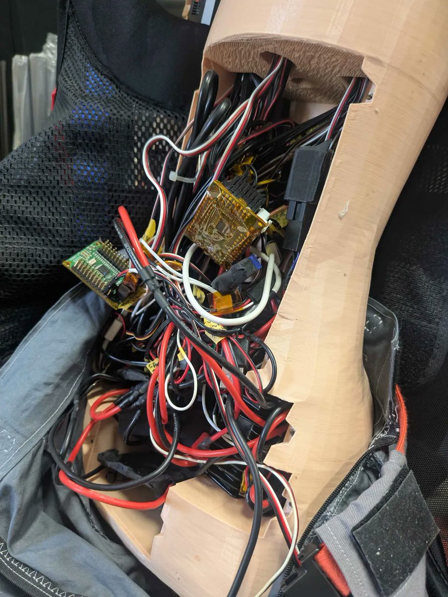 芝村ひばり tweet media